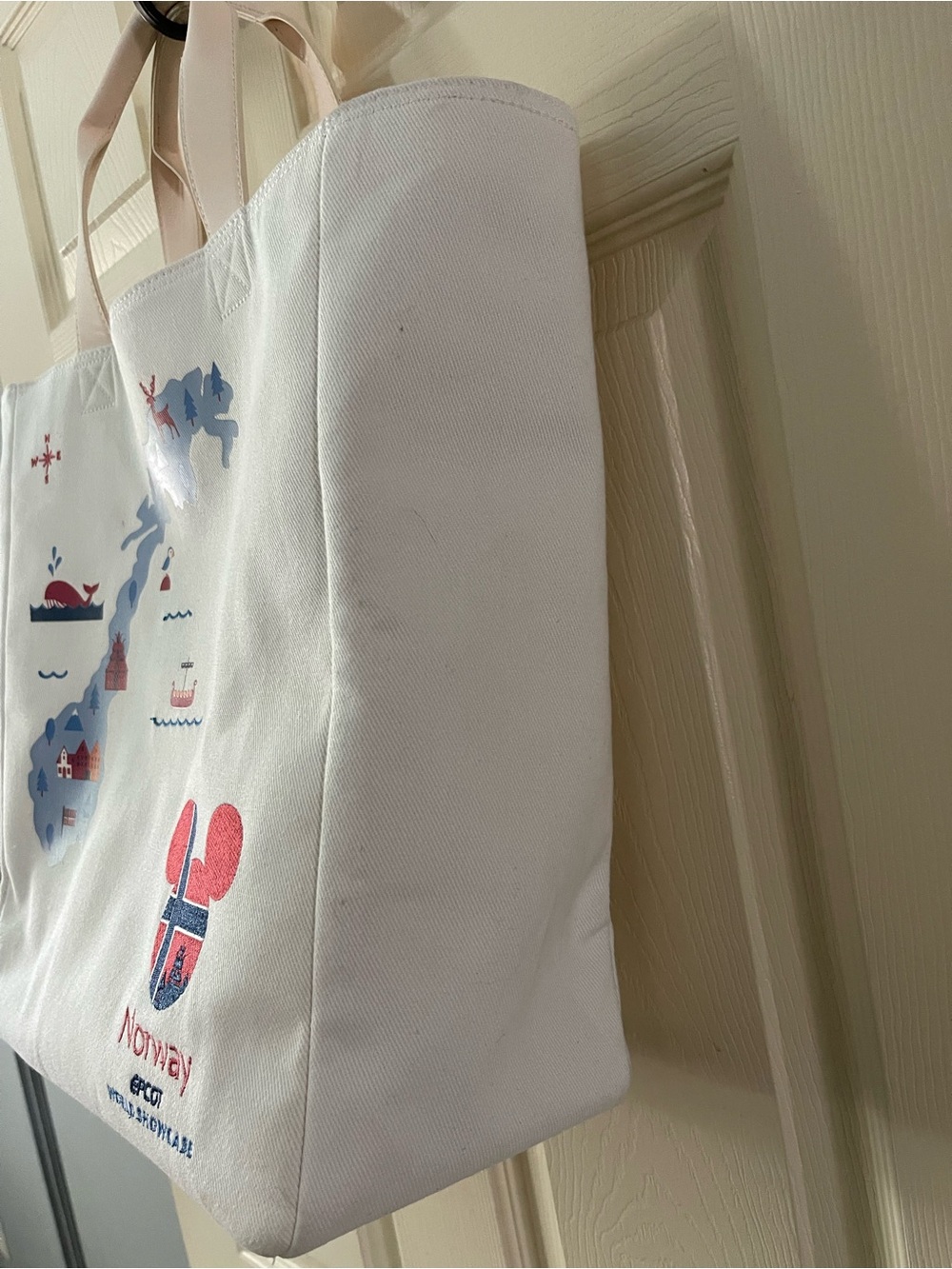 Disney Norway EPCOT World Showcase Canvas Tote - Picture 4 of 10